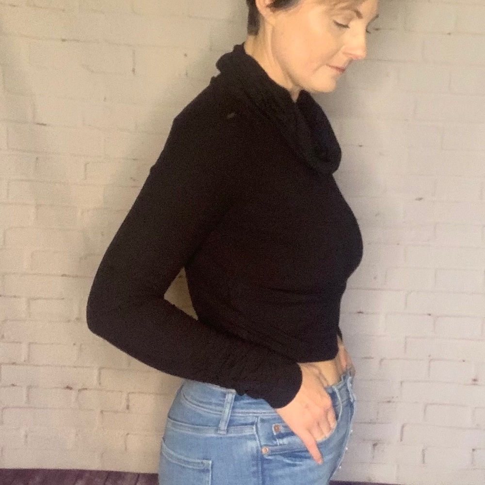 HOST PICK mask/cowl neck crop top
